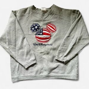 USA Disney Crew Walt Disney World Mickey Mouse American Flag Sweatshirt Size L